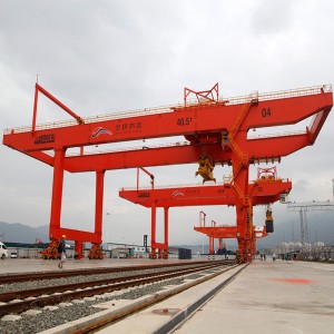 Rail Mounted Container Gantry Crane (RMG)